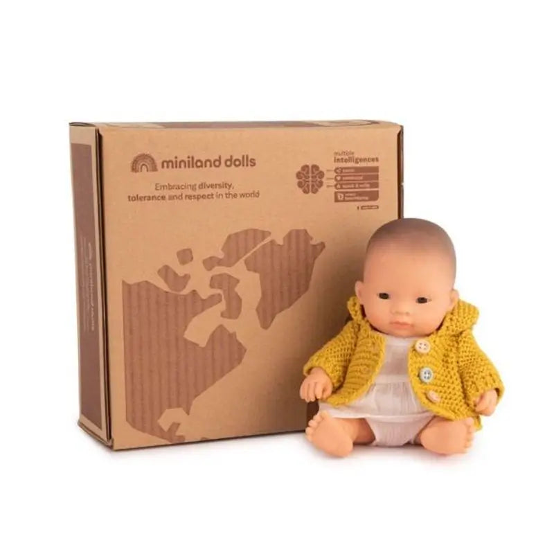 Miniland Muñeca Asiática 21 Cm Y Conjunto Ropa Sea