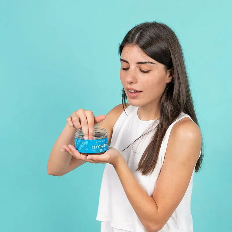 Alma Secret Cleopatra Reismilch-Peeling mit Sandelholz und Vanille