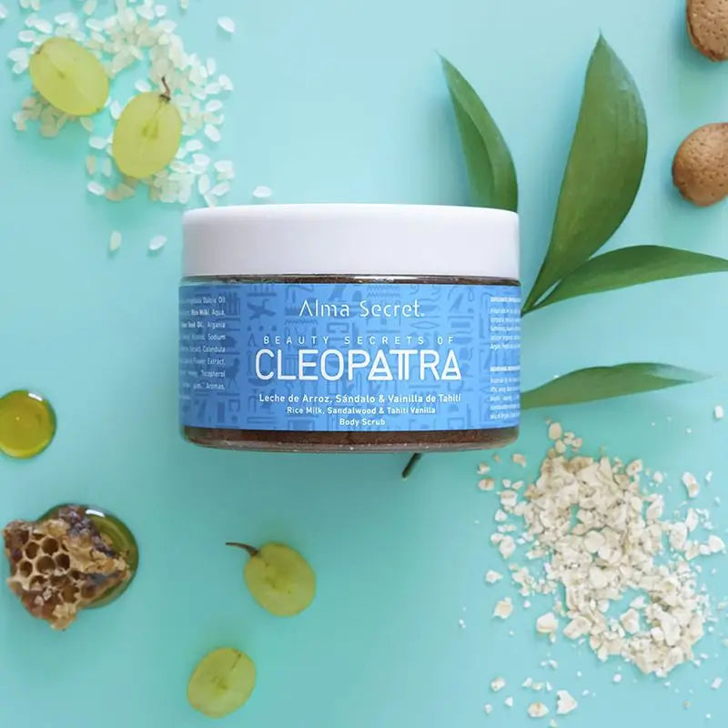 Alma Secret Cleopatra Reismilch-Peeling mit Sandelholz und Vanille