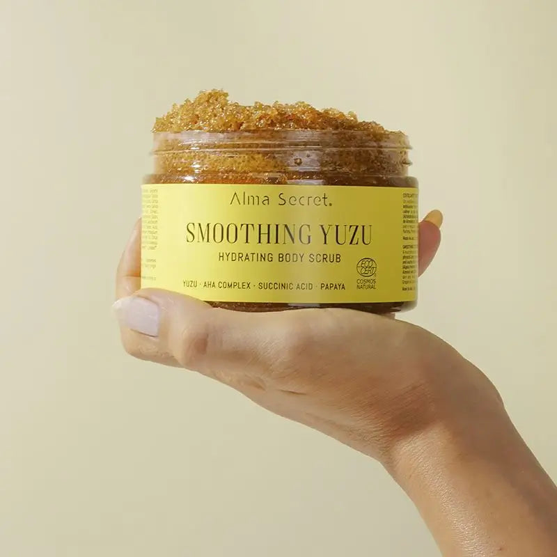Alma Secret Yuzu Body Scrub mit Aha, Papaya-Enzymen und Bernsteinsäure