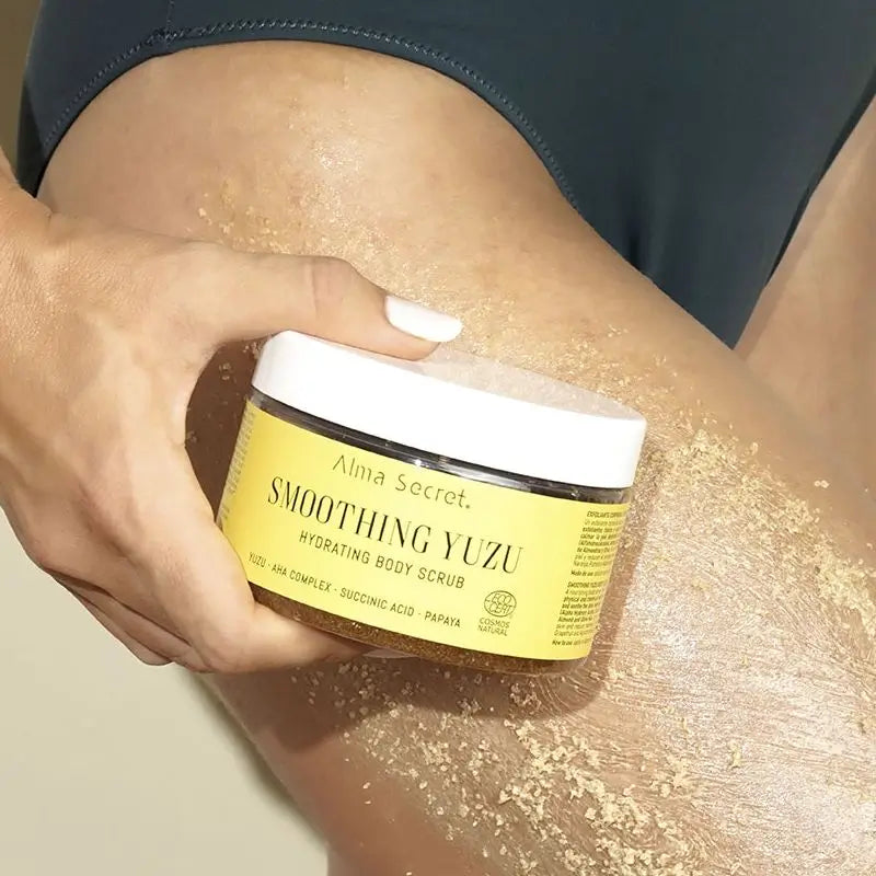 Alma Secret Yuzu Body Scrub mit Aha, Papaya-Enzymen und Bernsteinsäure