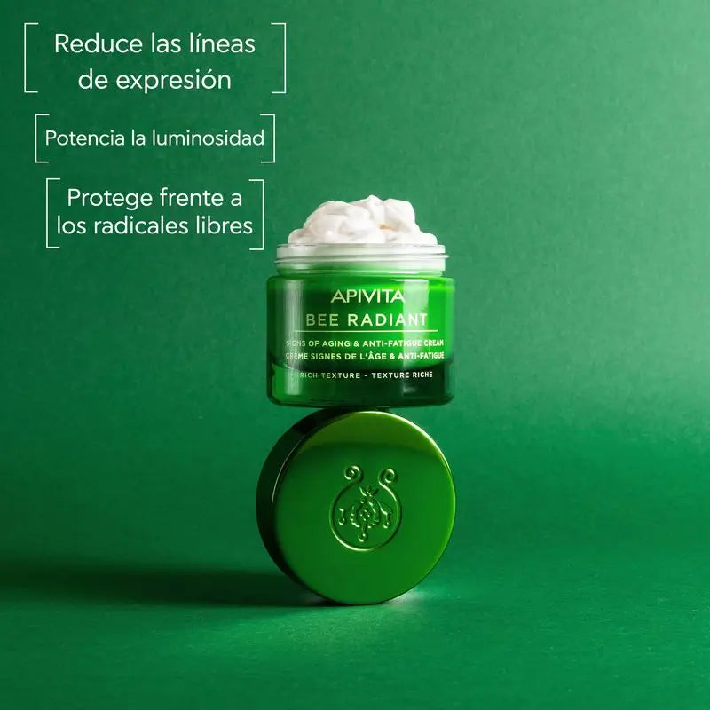 APIVITA Bee Radiant Age-Resistance and Anti-Fatigue Cream mit weißer Pfingstrose und patentiertem Propolis