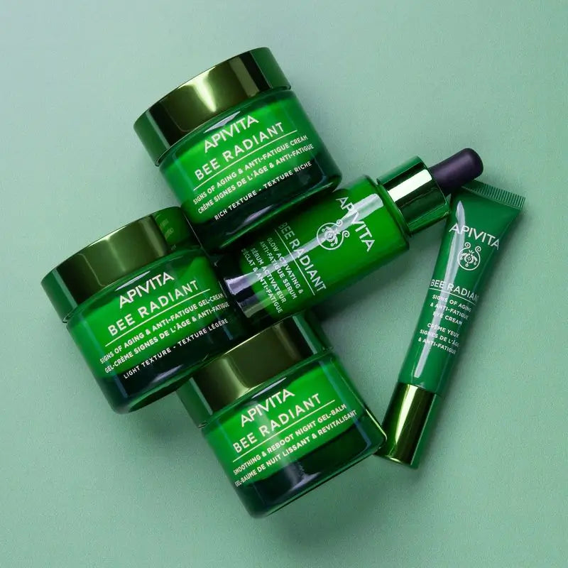 APIVITA Bee Radiant Age-Resistance and Anti-Fatigue Cream mit weißer Pfingstrose und patentiertem Propolis