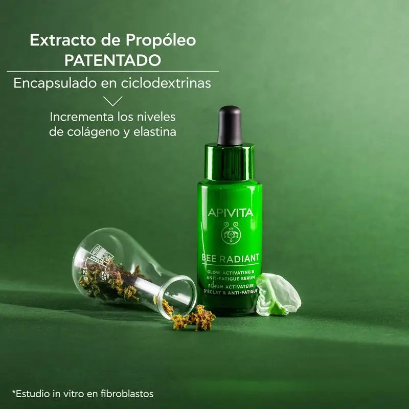 APIVITA Bee Radiant Brightening & Anti-Fatigue Serum mit weißer Pfingstrose und patentiertem Propolis