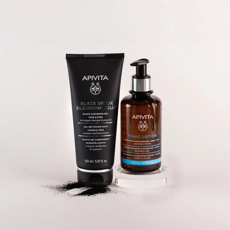 APIVITA Black Detox Cleanser mit Aktivkohle und Propolis 150 ml