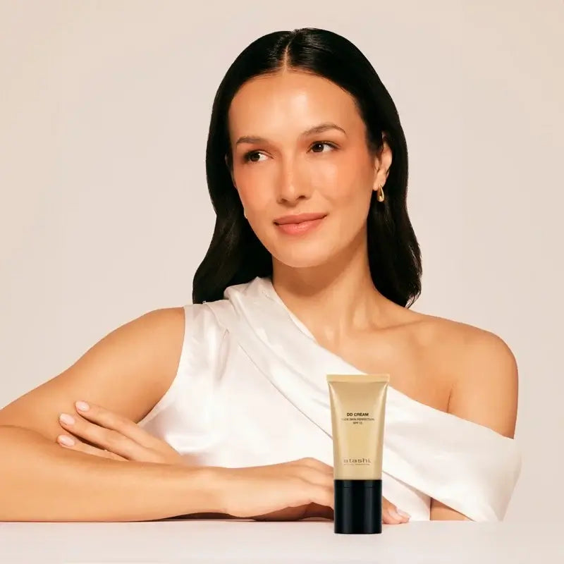 Atashi Dd feuchtigkeitsspendende Feuchtigkeitscreme mit Farbe Spf 15 - mittlerer Farbton