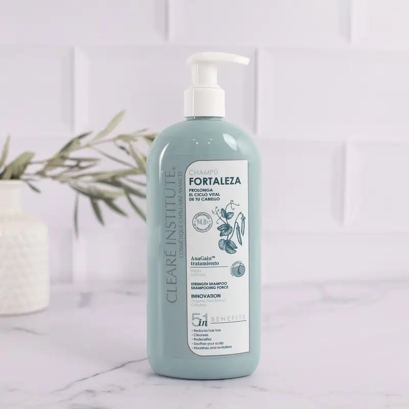 Clearé Institut Anti-Haarausfall Shampoo 400 ml.