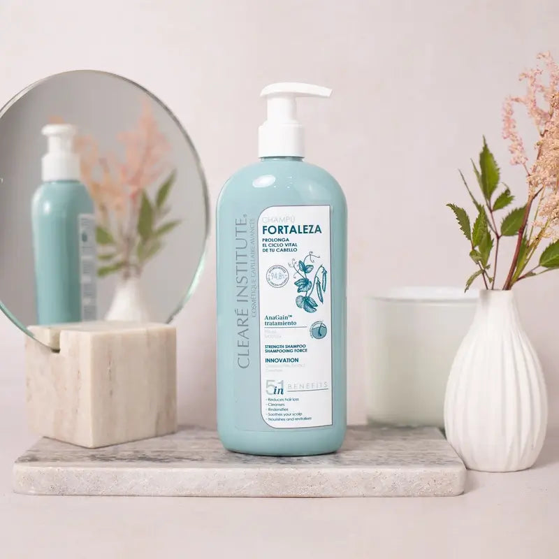 Clearé Institut Anti-Haarausfall Shampoo 400 ml.