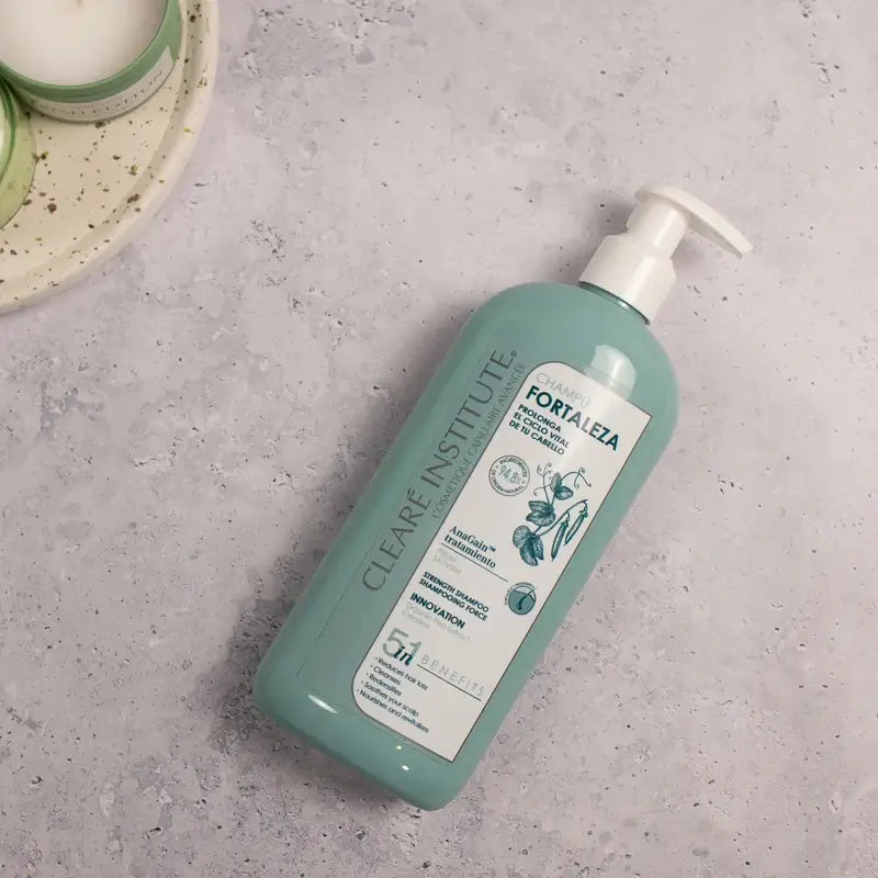 Clearé Institut Anti-Haarausfall Shampoo 400 ml.