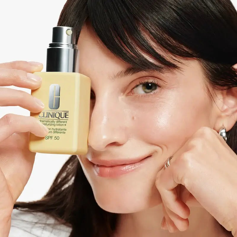Clinique Dramatically Different Feuchtigkeitsspendende Lotion Feuchtigkeitsspendende Lotion Spf50, 75 ml