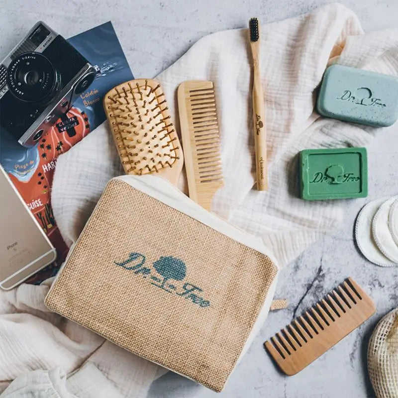 Dr. Tree Kulturtasche Travel Kit Shampoo Solid Gel + Zahnbürste Bambus