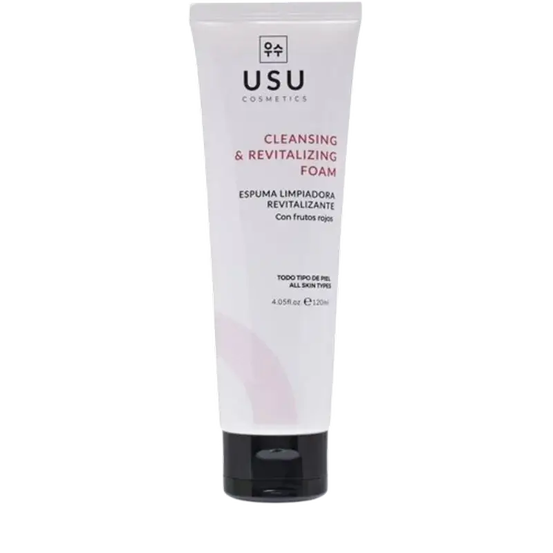Revitalisierender Reinigungsschaum mit roten Beeren