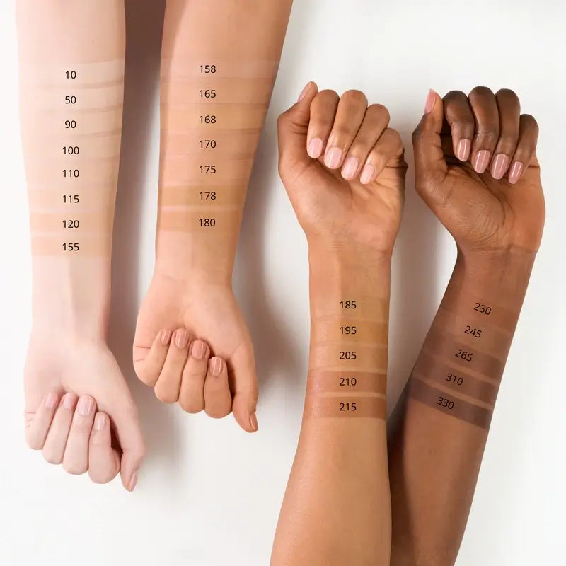 Essence Silky Blur 110 Lang anhaltende feuchtigkeitsspendende Foundation, 30 ml