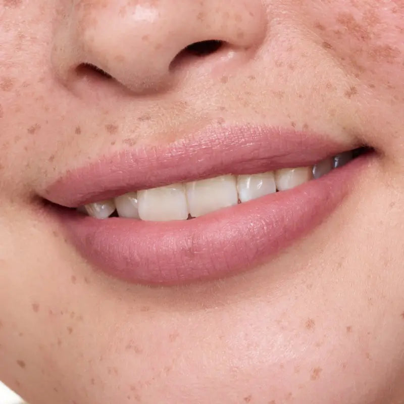 Essence Lippenbalsam Nude Blur Soufflé 04, 3 g
