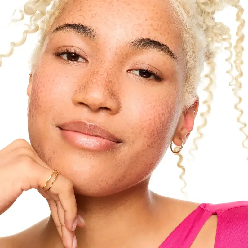 Essence Silky Blur 180 Langanhaltender feuchtigkeitsspendender Concealer, 10 ml