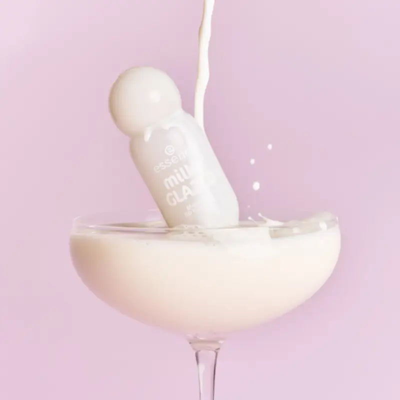 Essence Lippenbalsam „Glossy Milky Glazed“ 01, 4 ml