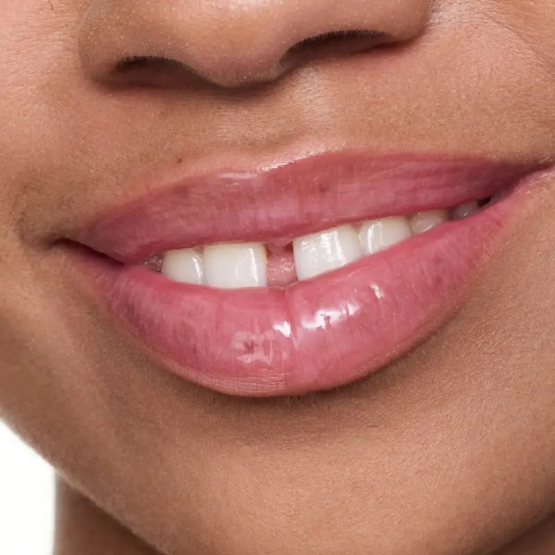 Essence Lippenbalsam „Glossy Milky Glazed“ 01, 4 ml
