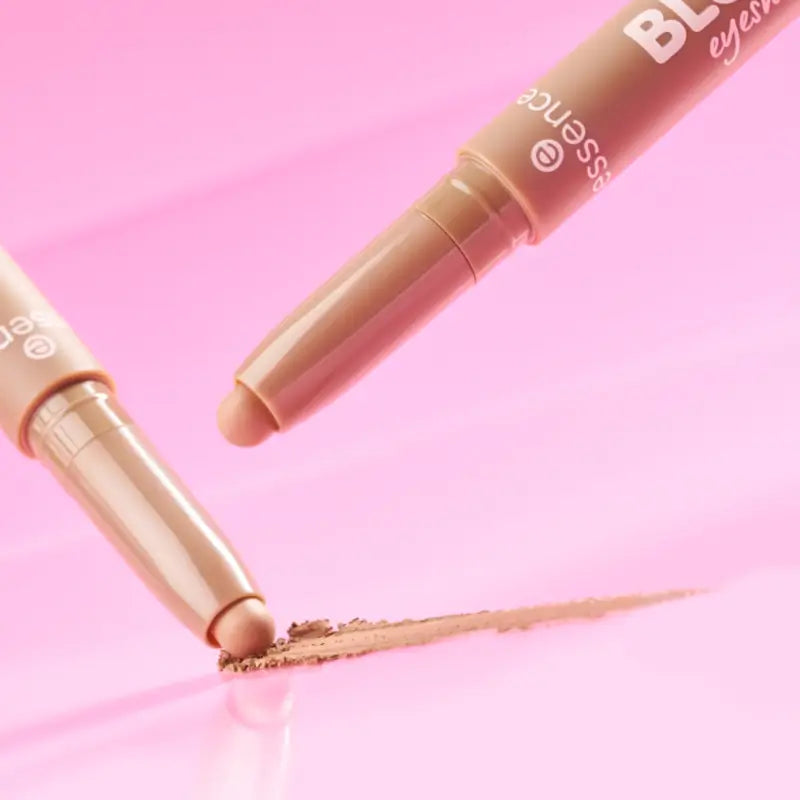Essence Lidschattenstift „Blur Nude“ 03, 1,2 g