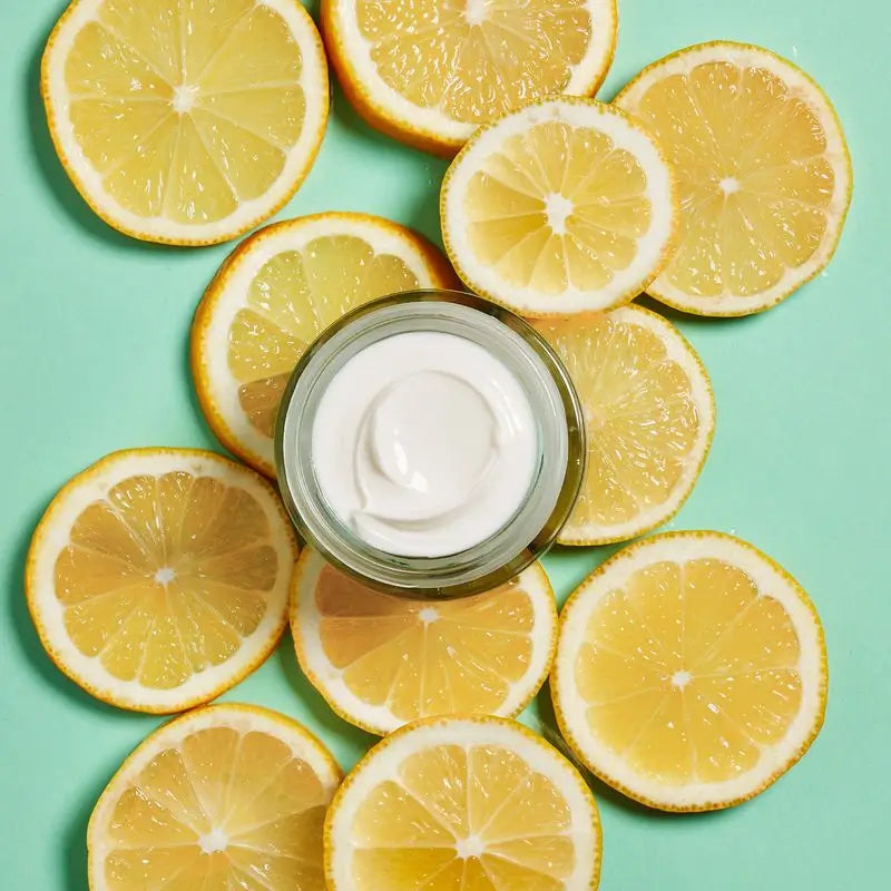 Die Garnier Brightening Day Cream mit Vitamin C pflegt, korrigiert Fältchen und verleiht der Haut Tag für Tag mehr Ausstrahlung.