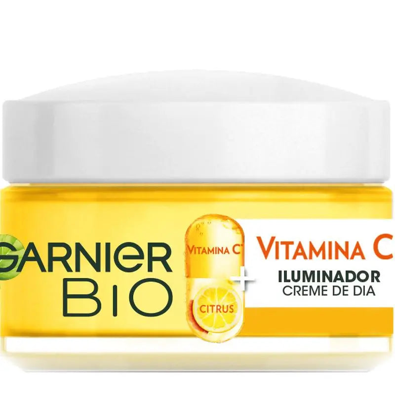 Die Garnier Brightening Day Cream mit Vitamin C pflegt, korrigiert Fältchen und verleiht der Haut Tag für Tag mehr Ausstrahlung.