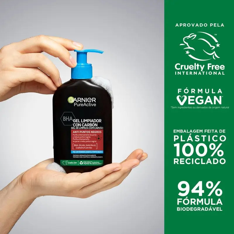 Garnier Pure Active Anti Blackhead Cleansing Gel mit Aktivkohle und Salicylsäure reinigt die Poren und reduziert die Mitesser