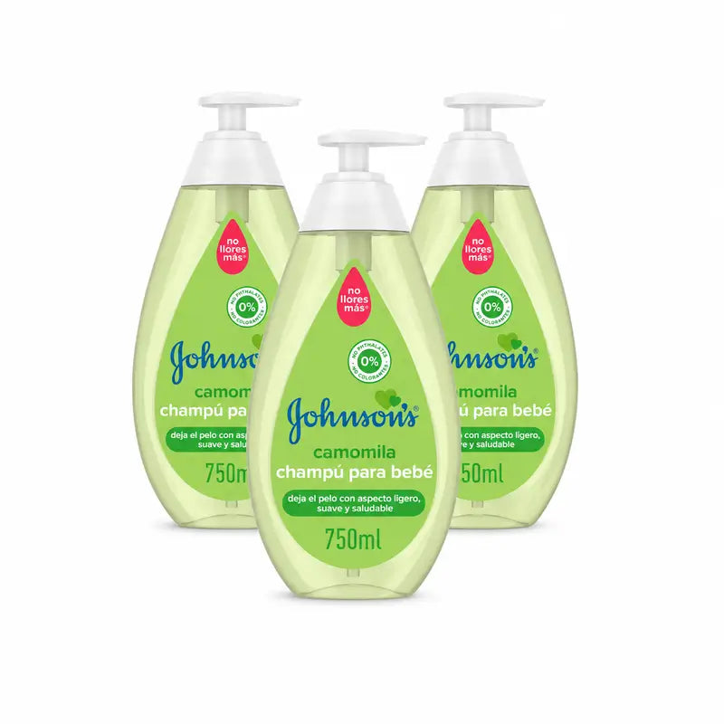 Johnson's Baby Kamillen-Shampoo, für den täglichen Gebrauch, reinigt und pflegt, sulfatfrei, für die ganze Familie, 3er-Pack à 750 ml