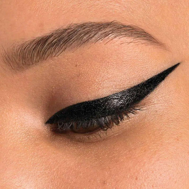Maybelline New York Tattoo Liner Semi-Permanent Eyeliner mit Pinsel Farbton 710 Inked Black, Schwarz
