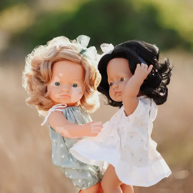 Miniland Puppe Dunkelblond mit Vitiligo 38 Cm Meine Freunde & ich