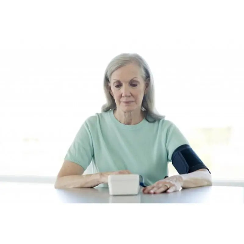 Mobiclinic Automatisches Digitales Blutdruckmessgerät mit Speicher, Arm, YE660D Weiß, 1 Stück