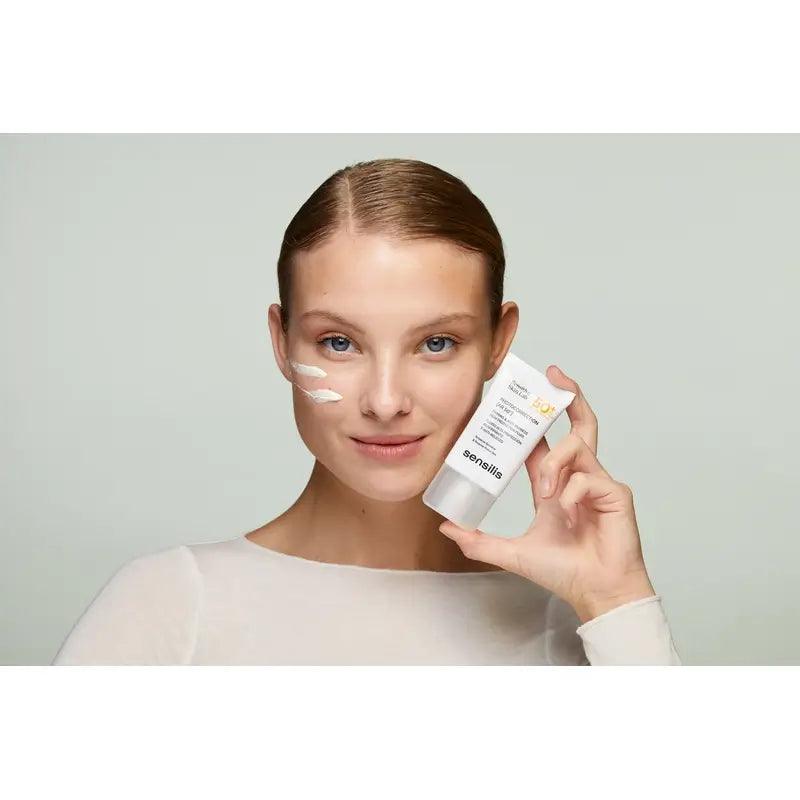 Sensilis Photokorrektur [Ar SPF 50+] Straffendes und Anti-Rötungen Fluid 40 ml