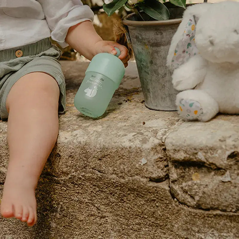 Suavinex Baby Geschenk Babymilch 300 ml + Baby Köln Erinnerungen 100 ml + Tücher + Beißring, Rosa