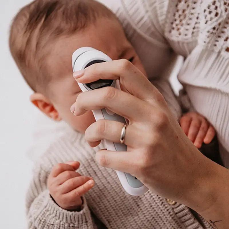 Suavinex Infrarot-Thermometer mit Tragetasche und Batterien