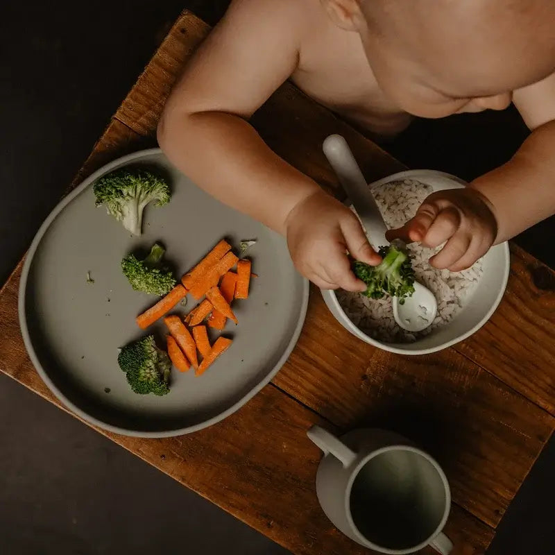 Suavinex Silikon-Geschirr 4 Stück mit Saugnapf, +4 Monate, rosa