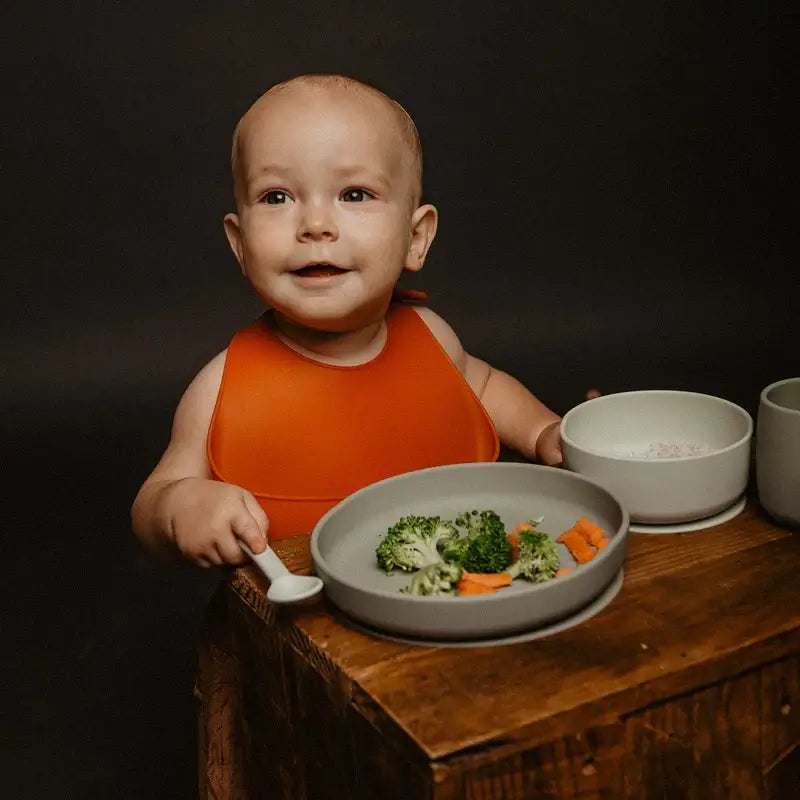 Suavinex Silikon-Geschirr 4 Stück mit Saugnapf, +4 Monate, rosa